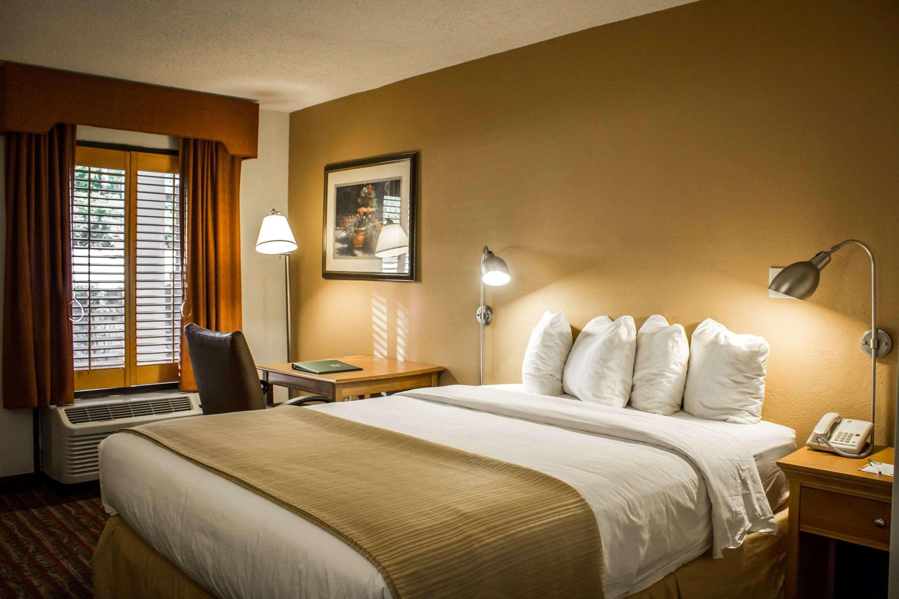 Hampton Inn Chapel Hill Dış mekan fotoğraf