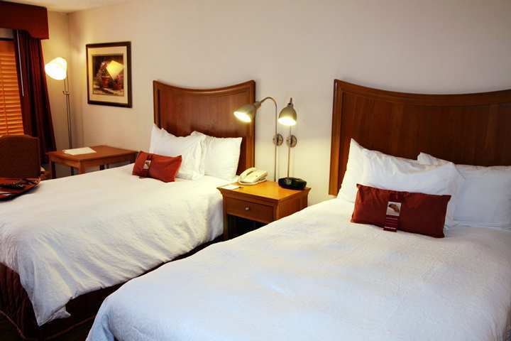 Hampton Inn Chapel Hill Oda fotoğraf